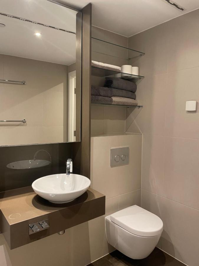 Shared Apartment In Central Лондон Экстерьер фото