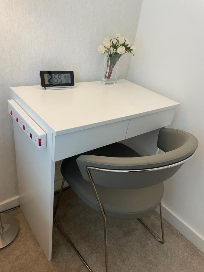 Shared Apartment In Central Лондон Экстерьер фото