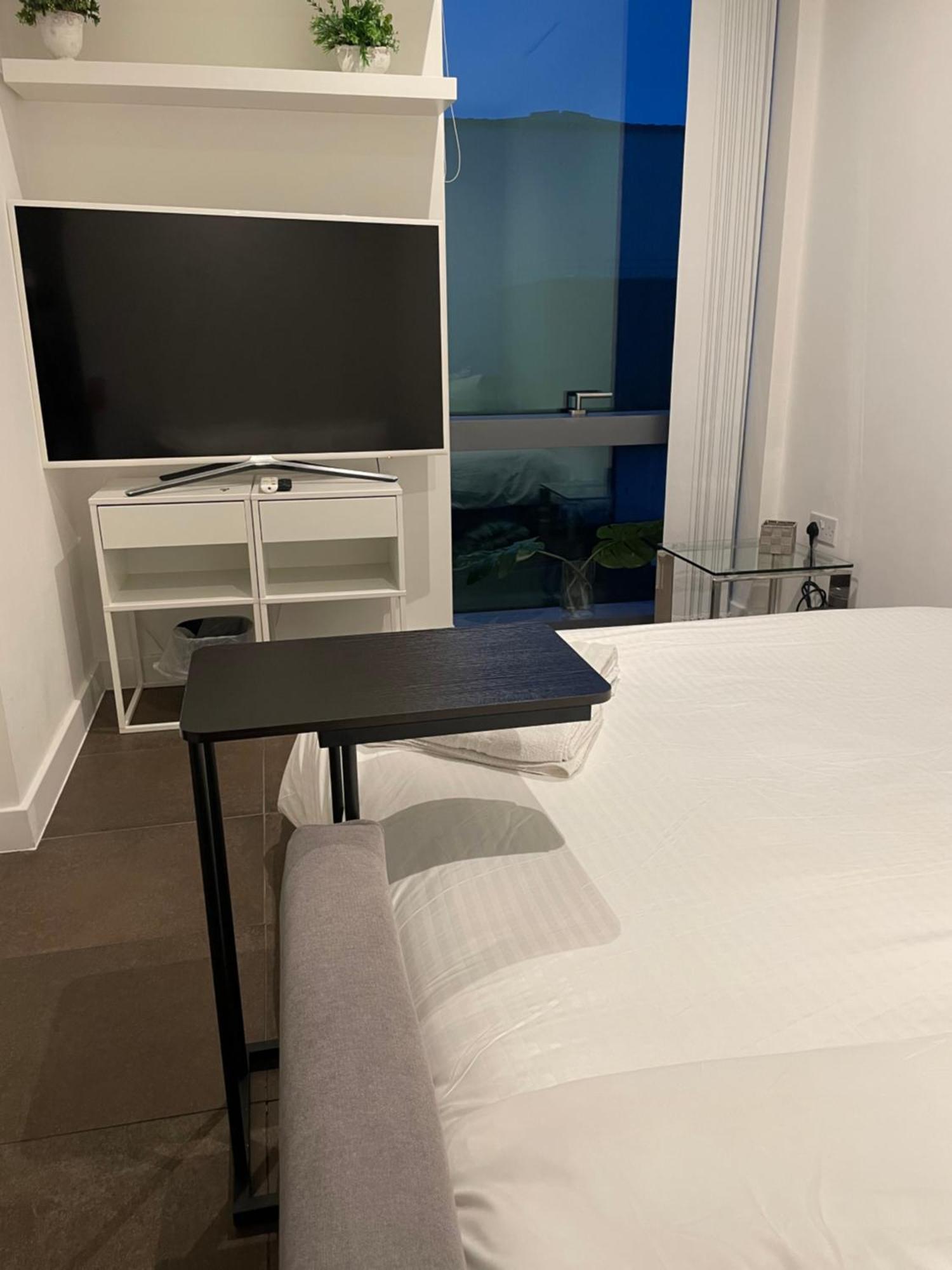 Shared Apartment In Central Лондон Экстерьер фото